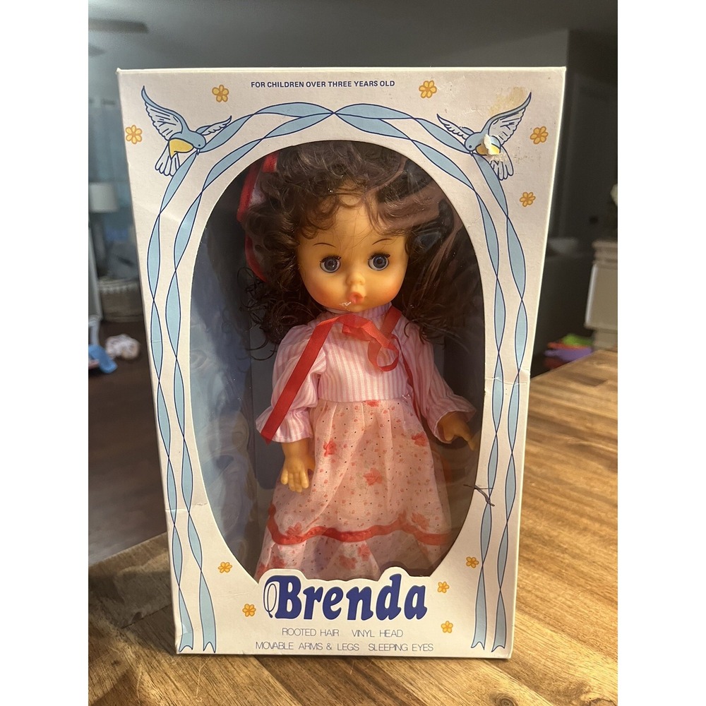 Vintage Vinyl Jointed Doll "Brenda" Lucky Ind. Co.‎ Ltd. Original box!